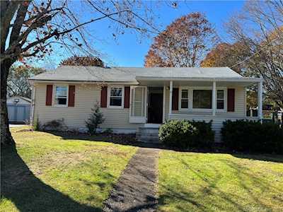 31 Circle Dr Mansfield, CT 06250