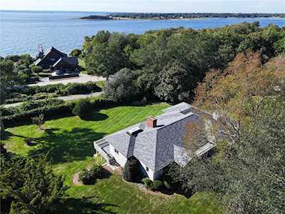 39 Tobin Ln Bristol, RI 02809