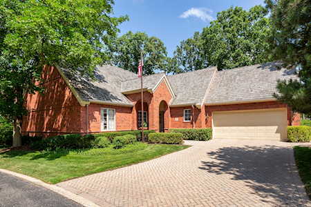 9 Regent Wood Rd Northfield, IL 60093