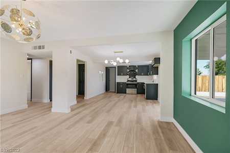 4530 Glenndavis Dr Las Vegas, NV 89121