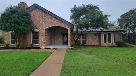 3717 Edgewater Drive Bedford, TX 76021