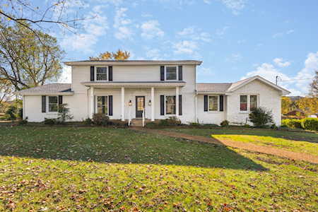706 Loretta Dr Goodlettsville, TN 37072