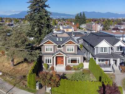 2817 Oliver Crescent Vancouver, BC V6L 1T1