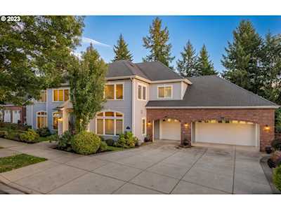 2554 Blacktail DR Eugene, OR 97405