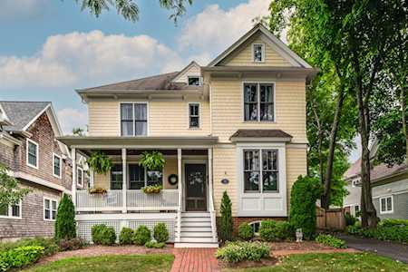 155 Newberry Ave Libertyville, IL 60048