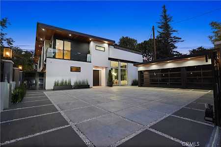 3822 1/2 Laurel Canyon Blvd Studio City, CA 91604
