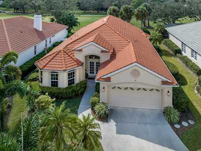 380 Cedarbrook Ct Venice, FL 34292