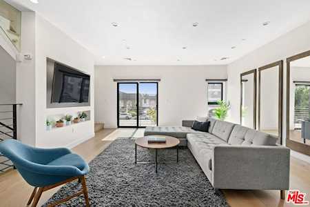 4803 Carpenter Ave Valley Village, CA 91607