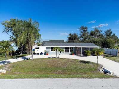 180 E Wentworth St Englewood, FL 34223