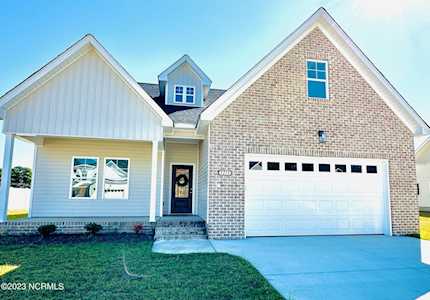 3215 School View Dr Farmville, NC 27828