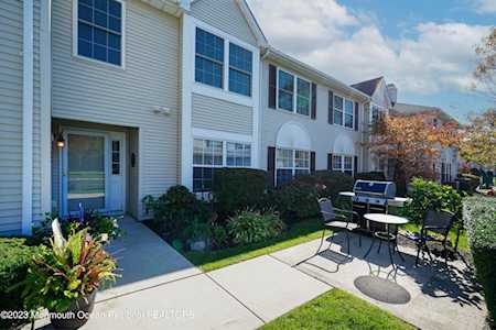 29 Racquet Rd Wall, NJ 07719
