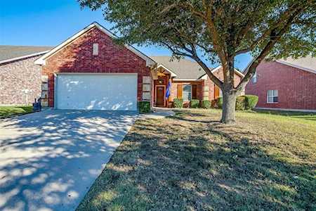 552 Griffith Drive Saginaw, TX 76179