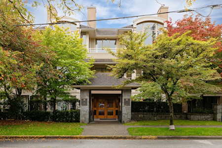 3790 W 7th Avenue #104 Vancouver, BC V6R 1W8
