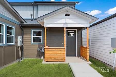 1493 N Bluffs Ridge Lane Boise, ID 83704