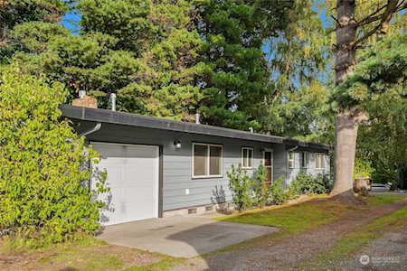 11817 10th Ave S Seattle, WA 98168