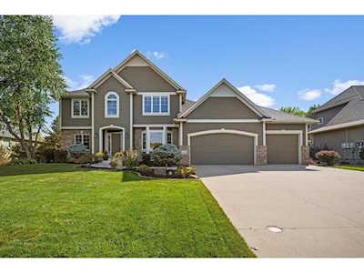 11686 Azure Lane Inver Grove Heights, MN 55077