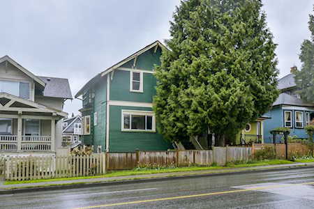 1132 E 12th Avenue Vancouver, BC V5T 2J9