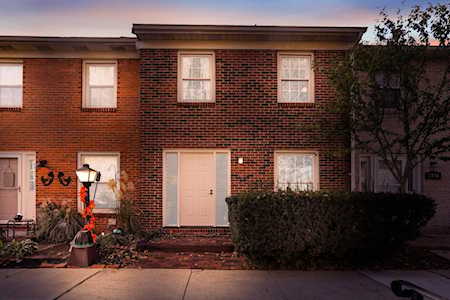 2338 Hardesty Court Columbus, OH 43204
