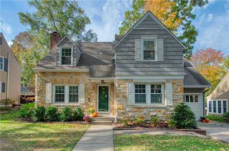 6824 Cherry St Kansas City, MO 64131