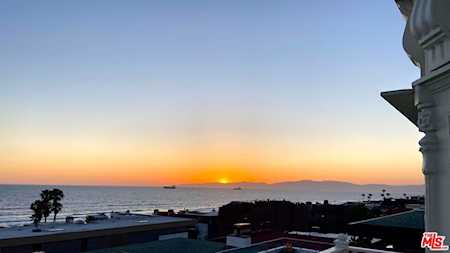 2407 Bayview Dr #3 Manhattan Beach, CA 90266