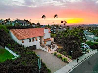 6829 Corintia St Carlsbad, CA 92009