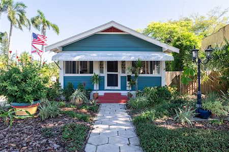 1935 11th St N St. Petersburg, FL 33704