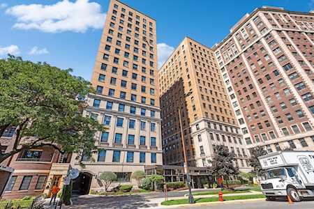 3730 N Lake Shore Dr #8B Chicago, IL 60613