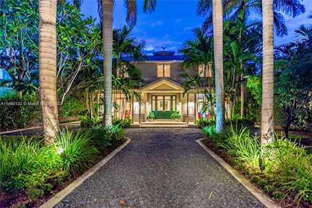 7690 Ponce De Leon Rd Miami, FL 33143