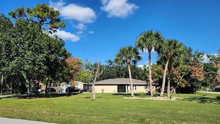 1304 Guardian Dr Venice, FL 34292