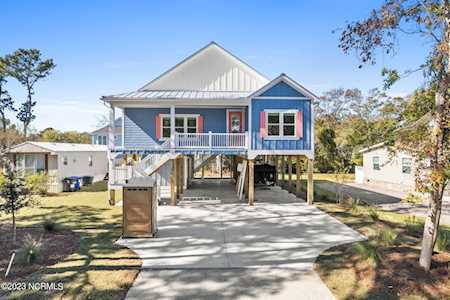 221 NE 72nd St Oak Island, NC 28465