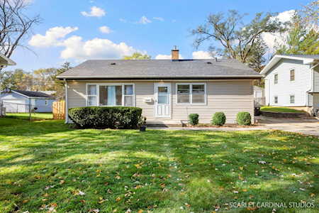 1445 N Webster St Naperville, IL 60563
