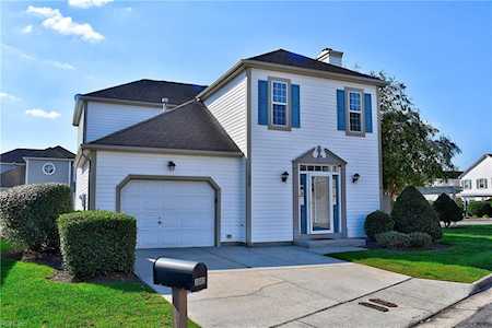 1602 Woodstock Ct Chesapeake, VA 23320