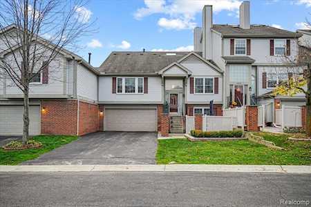 49844 Pointe Crossing Plymouth Twp, MI 48170