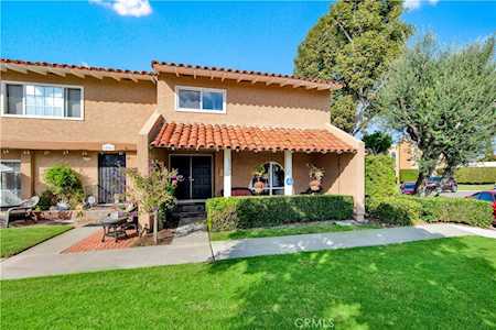 10555 La Rosa Circle Fountain Valley, CA 92708