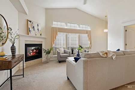 8151 W Beckton Ln Garden City, ID 83714-1375