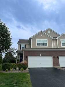2939 Church Rd Aurora, IL 60502