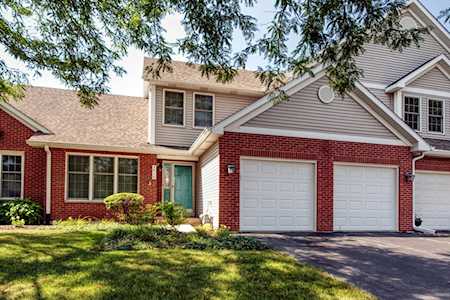 3416 Lake Shore Dr Joliet, IL 60431