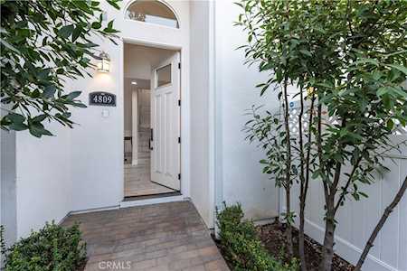 4809 Gentry Ave Valley Village, CA 91607