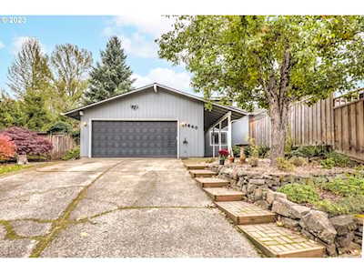1640 SW Eastwood CT Gresham, OR 97080