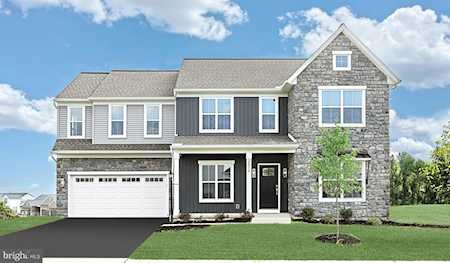 2072 N Autumn Chase Dr Mechanicsburg, PA 17055