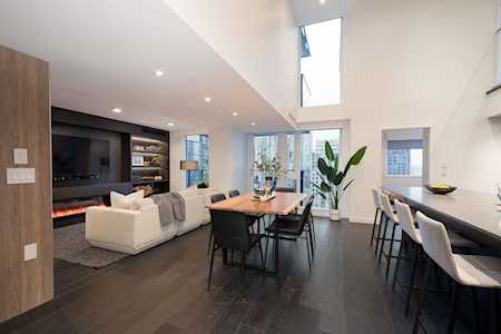 1111 Richards Street #1808 Vancouver, BC V6B 0S3