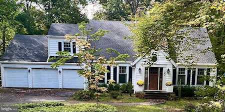30 Fox Hollow Dr Cherry Hill, NJ 08003