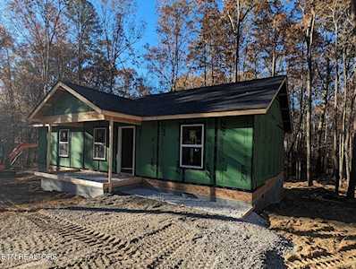 1079 Colony Rd Grimsley, TN 38565