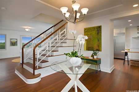 2111 Rocky Hill Place Honolulu, HI 96822