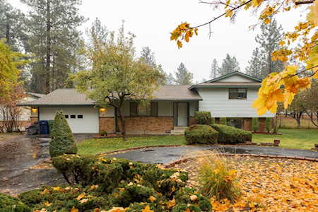 17020 N Suncrest Dr Nine Mile Falls, WA 99026