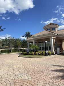 1351 Venezia Ct #304 Davenport, FL 33896