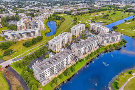 1200 Country Club Dr #4301 Largo, FL 33771