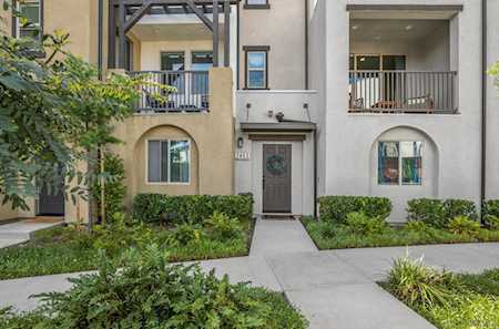 2453 Verano Way Vista, CA 92081