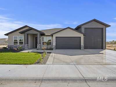 4598 N Arches Meridian, ID 83646