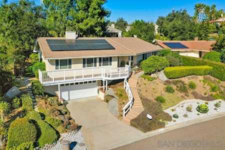 10518 Moon View Way Escondido, CA 92026